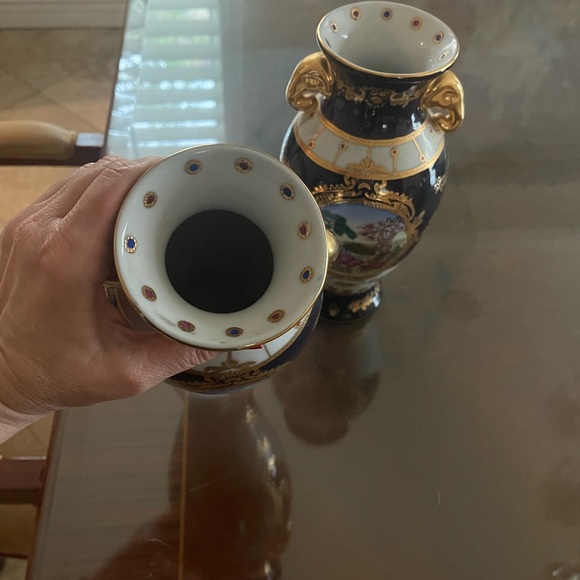 Vase - Picture 5 of 5